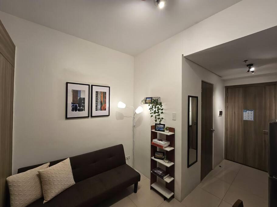 1br Unit Condotel W Balcony Fame Residences -fm13 Apartment Manila