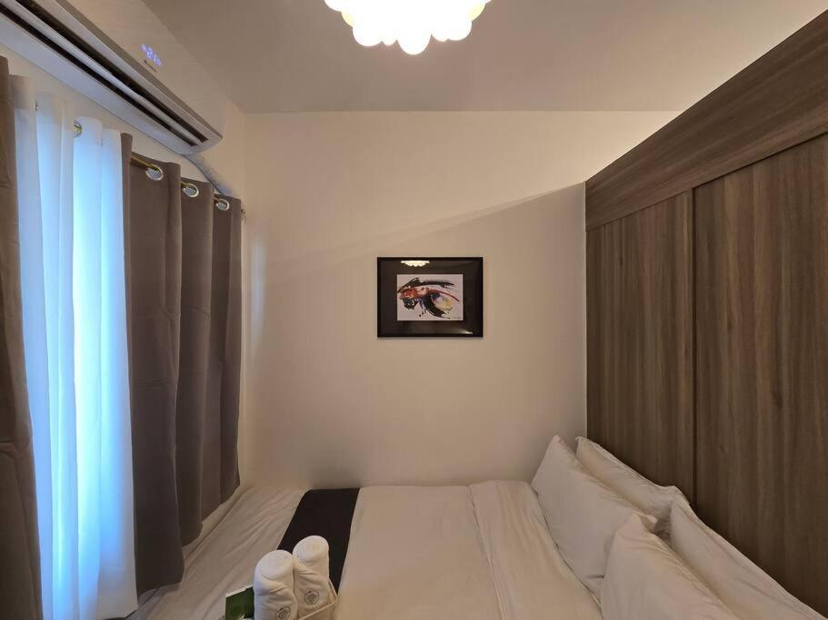 1br Unit Condotel W Balcony Fame Residences -fm13 * Manila