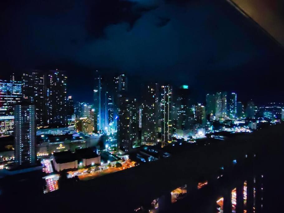 1br Unit Condotel W Balcony Fame Residences -fm13 Apartment *