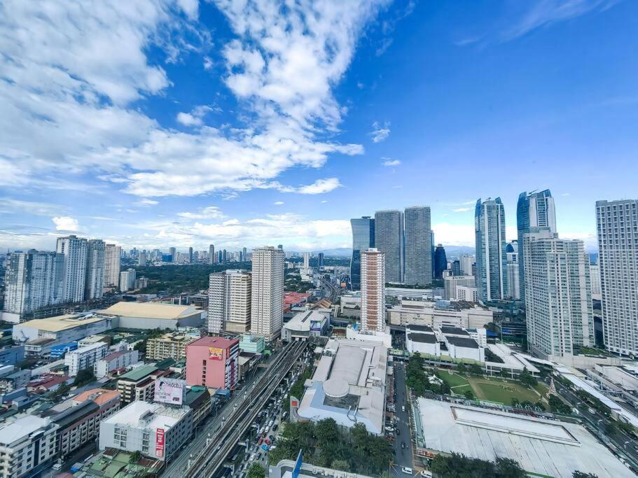 Apartment 1br Unit Condotel W Balcony Fame Residences -fm13 Manila