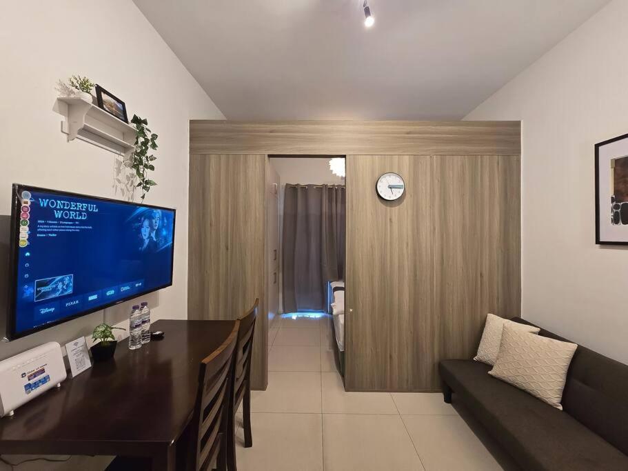 1br Unit Condotel W Balcony Fame Residences -fm13 *