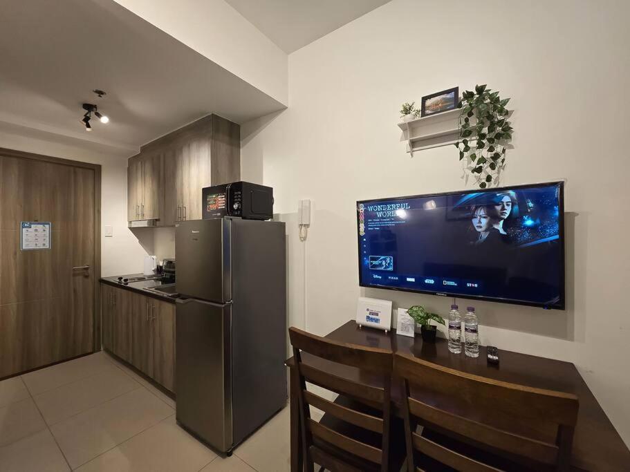 1br Unit Condotel W Balcony Fame Residences -fm13 Apartment Manila