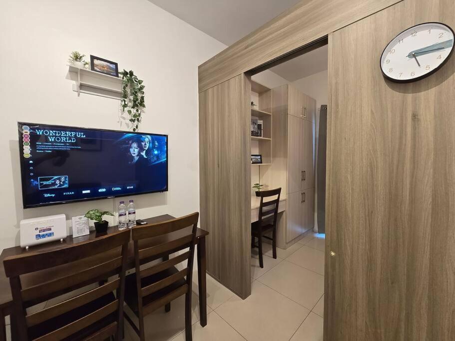 1br Unit Condotel W Balcony Fame Residences -fm13 Apartment *